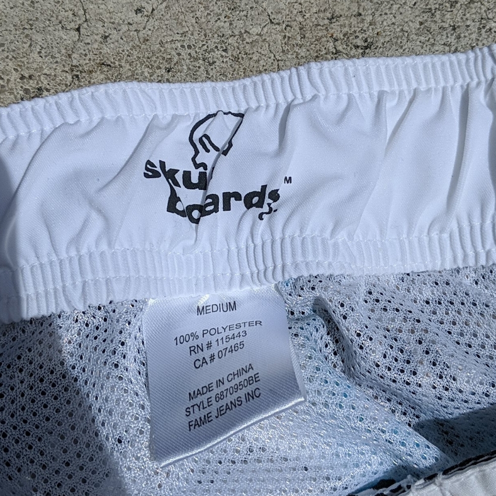2 Medium Swim Trunks - Picture 3 of 5